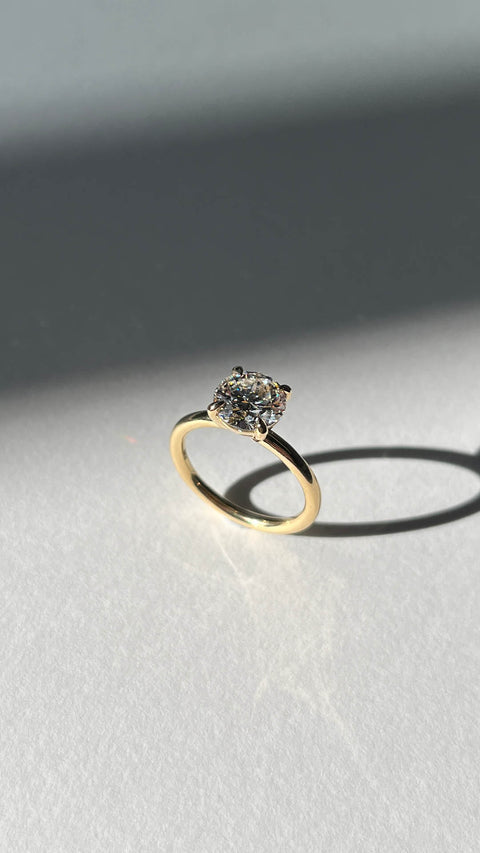Round Stone Engagement Ring